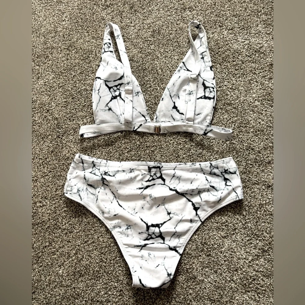 White marble bikini set - Picture 2 of 2
